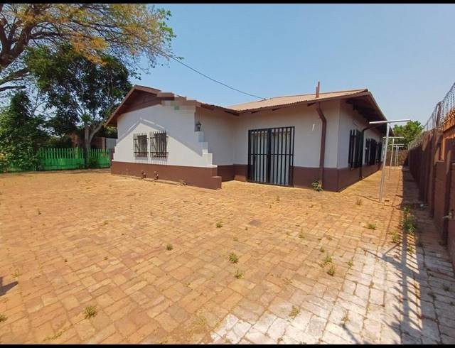 4 BEDROOM PROPERTY TO RENT IN BOOYSENS